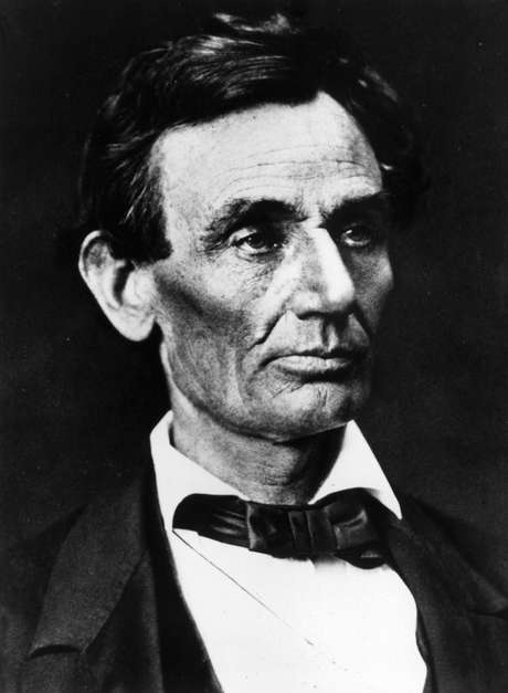 Lincoln (1809-1865) foi presidente dos Estados Unidos de 1861 a 1865 Lincoln (1809-1865) foi presidente dos Estados Unidos de 1861 a 1865