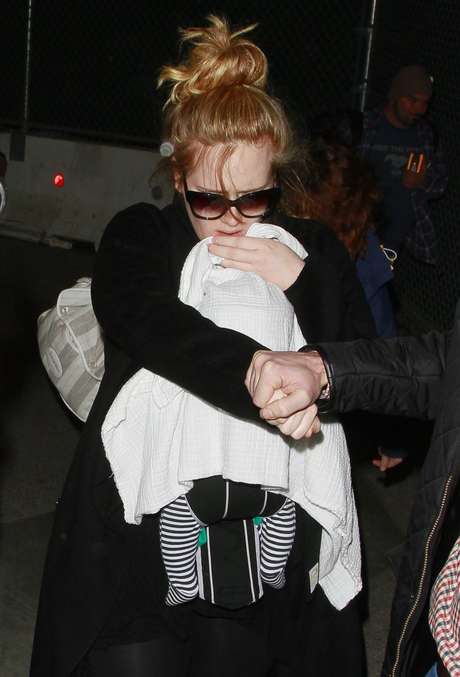 O filho de Adele nasceu no dia 19 de outubro de 2012 O filho de Adele nasceu no dia 19 de outubro de 2012
