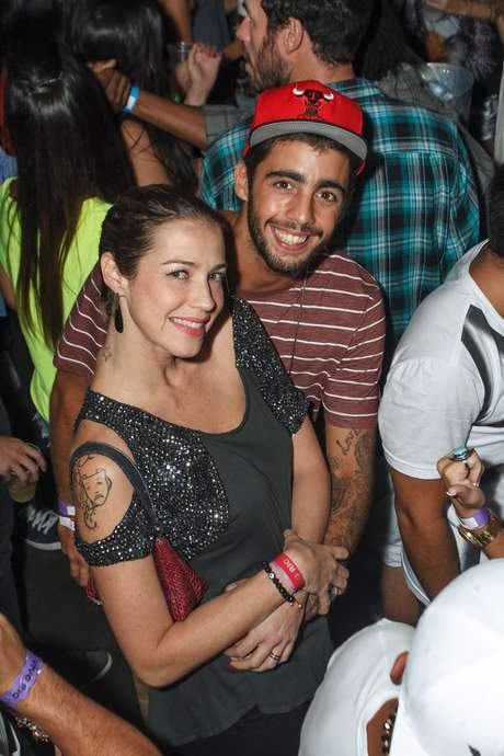 Luana Piovani e Pedro Scooby vão se casar Luana Piovani e Pedro Scooby vão se casar
