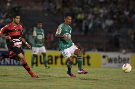Possível ida de Juninho ao Vasco estaria relacionada à contratação de Fernando Prass <p>Possível ida de Juninho ao Vasco estaria relacionada à contratação de Fernando Prass</p>
