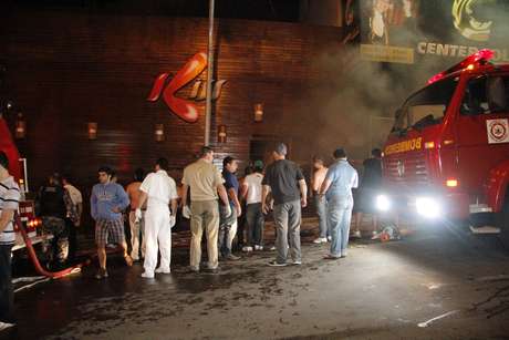 Incêndio na Boate Kiss ocorreu na madrugada de 27 de janeiro de 2013 em Santa Maria (RS) <p>Incêndio na Boate Kiss ocorreu na madrugada de 27 de janeiro de 2013 em Santa Maria (RS)</p>