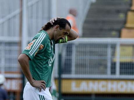 Barcos pode trocar o Palmeiras, onde tem salários atrasados, pelo Grêmio de Vanderlei Luxemburgo <p>Barcos pode trocar o Palmeiras, onde tem salários atrasados, pelo Grêmio de Vanderlei Luxemburgo</p>