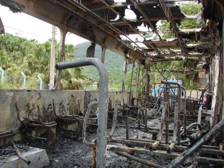 Dezenas de ônibus foram incendiados desde o início da nova onda de violência em Santa Catarina <p>Dezenas de ônibus foram incendiados desde o início da nova onda de violência em Santa Catarina</p>