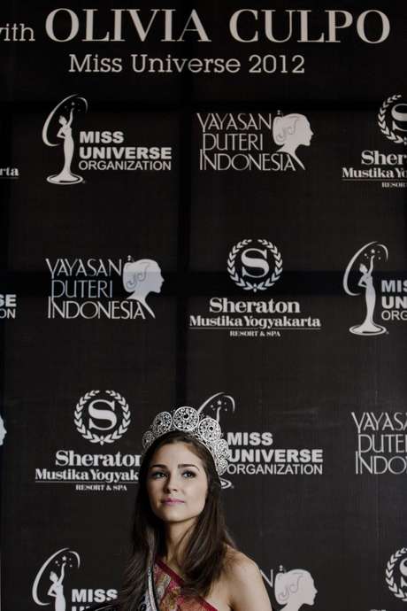 Getty Images <p>Miss Universo 2012, Olivia Culpo continúa con su travesía por el mundo durante su primer viaje real por Indonesia, donde además de una serie de actividades, entre las que se destacan sesiones fotográficas, innumerables ruedas de prensa, galas de caridad y compartir con la gente de la comunidad, también ha tenido la oportunidad de acompañar a la recién coronada Miss Universo Indonesia 2013, Whulandary Herman. </p>