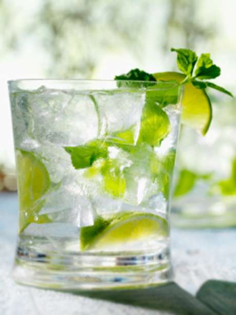 Getty Images <p>Varios países debaten sobre precio de las bebidas alcohólicas.</p>