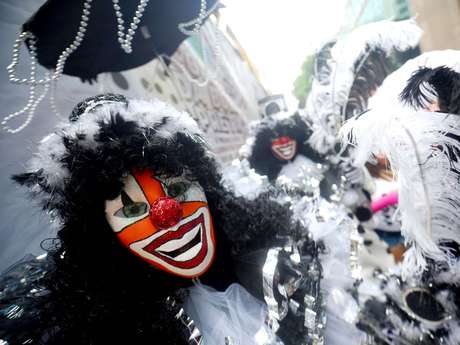 O bloco mais tradicional da cidade quer alegrar a multidão e bater oficialmente um recorde que ainda pertence ao Galo da Madrugada, de bloco que leva o maior número de foliões às ruas O bloco mais tradicional da cidade quer alegrar a multidão e bater oficialmente um recorde que ainda pertence ao Galo da Madrugada, de bloco que leva o maior número de foliões às ruas