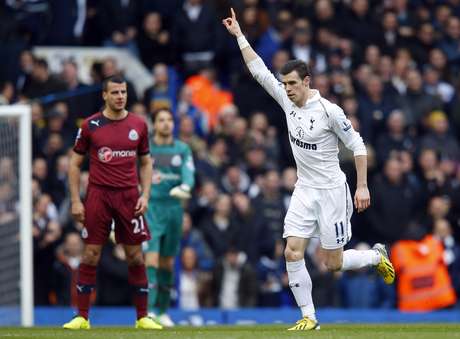 Gareth Bale fez os dois gols para vitória do Tottenham sobre o Newcastle Gareth Bale fez os dois gols para vitória do Tottenham sobre o Newcastle