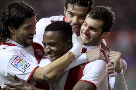 Rayo comemorou dois gols no primeiro tempo <p>Rayo comemorou dois gols no primeiro tempo</p>
