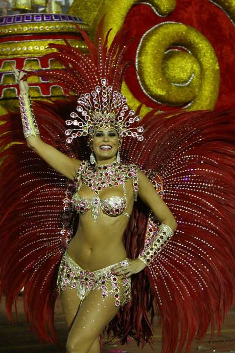Marcos Bezerra / Futura Press <p>Cozete Gomes, do<em> Mulheres Ricas</em>, foi um dos destaques da escola</p>