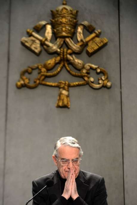 O padre Federico Lombardi, porta-voz do Vaticano, concede entrevista sobre a renúncia do papa Bento XVI O padre Federico Lombardi, porta-voz do Vaticano, concede entrevista sobre a renúncia do papa Bento XVI