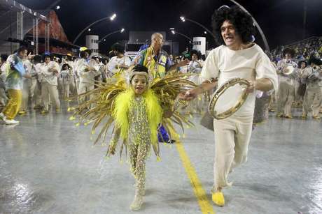 Khawany Costa, 6 anos, brilhou na avenida <p>Khawany Costa, 6 anos, brilhou na avenida</p>