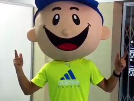 Usando máscara sorridente e se dizendo "mascote" do Brasil Open, italiano Fabio Fognini fez comentários sarcásticos sobre o torneio <p>Usando máscara sorridente e se dizendo "mascote" do Brasil Open, italiano Fabio Fognini fez comentários sarcásticos sobre o torneio</p>