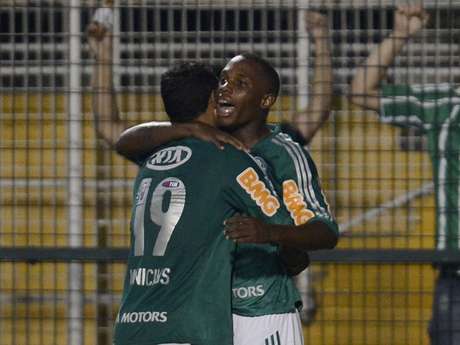 Patrick Vieira recebeu passe de Caio, chutou forte e fez o gol construído por jogadores formados no Palmeiras <p>Patrick Vieira recebeu passe de Caio, chutou forte e fez o gol construído por jogadores formados no Palmeiras</p>