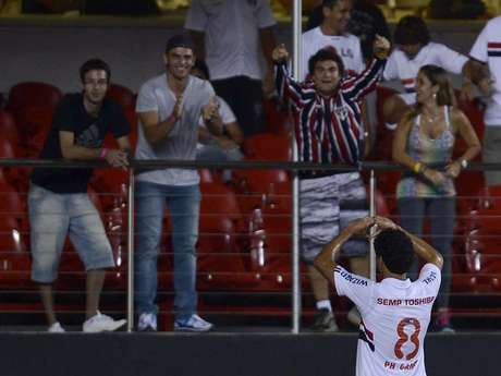 Ganso marcou de cabeça para salvar o São Paulo de vexame <p>Ganso marcou de cabeça para salvar o São Paulo de vexame</p>