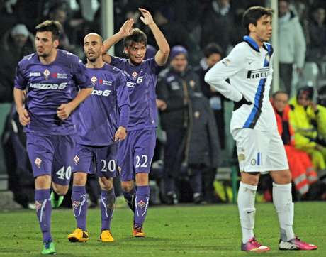 Atuando em casa, a Fiorentina arrasou a Inter de Milão e saiu de campo com uma vitória por 4 a 1 Atuando em casa, a Fiorentina arrasou a Inter de Milão e saiu de campo com uma vitória por 4 a 1