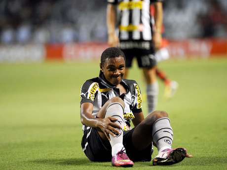 Segundo Oswaldo, é natural que Vitinho tenha oscilações na atuação <p>Segundo Oswaldo, é natural que Vitinho tenha oscilações na atuação</p>