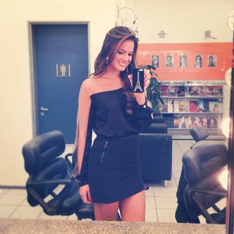 Instagram / Reprodução <p>Look deuso, escreveu a atriz</p>