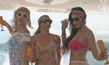 Val Marchiori, Mariana Mesquita e Cozete Gomes viajaram para Angra dos Reis <p>Val Marchiori, Mariana Mesquita e Cozete Gomes viajaram para Angra dos Reis</p>