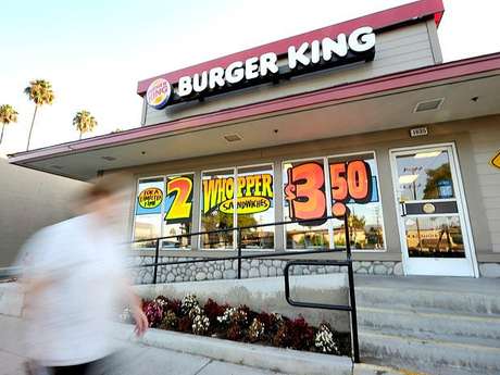 O Burger King entrou no Brasil em 2004 e conta com mais de 500 pontos de venda atualmente <p>O Burger King entrou no Brasil em 2004 e conta com mais de 500 pontos de venda atualmente</p>