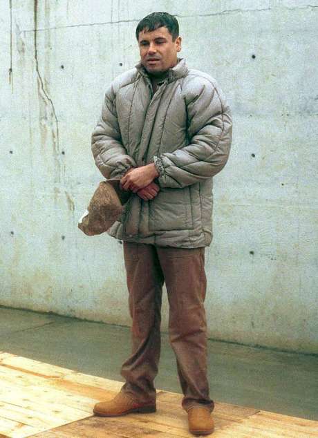 Archivo / EFE en español <p>"El Chapo" Guzmán está en todas partes. No es ese sujeto que está encerrado, escondido en la sierra: va de vacaciones a Mazatlán, a Los Cabos, a Guadalajara... No es que esté en la cima de una montaña donde nadie lo pueda ver": Anabel Hernández, autora del libro "Los señores del narco".</p>