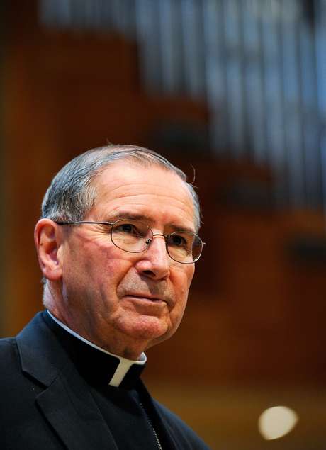 A participação de Roger Mahony no Conclave é alvo de críticas A participação de Roger Mahony no Conclave é alvo de críticas