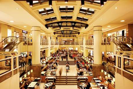 São Paulo conta com diversos shoppings que oferecem muitas opções de lazer, como lojas das principais marcas nacionais e internacionais e restaurantes de alta gastronomia São Paulo conta com diversos shoppings que oferecem muitas opções de lazer, como lojas das principais marcas nacionais e internacionais e restaurantes de alta gastronomia