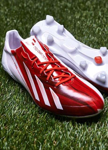 <p>Adidas es la marca que le permitió a messi personalizar sus botínes</p>