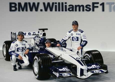 Pizzonia (à esq.), Heidfeld (centro) e Webber posam durante lançamento do BMW Williams FW27, em Valência, em 2005 Pizzonia (à esq.), Heidfeld (centro) e Webber posam durante lançamento do BMW Williams FW27, em Valência, em 2005