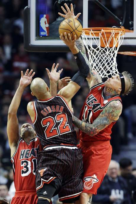 O Miami Heat derrotou o Chicago Bulls fora de casa <p>O Miami Heat derrotou o Chicago Bulls fora de casa</p>