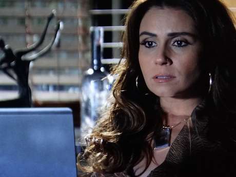 Helô recebe mensagem de perfil falso criado por Morena <p>Helô recebe mensagem de perfil falso criado por Morena</p>