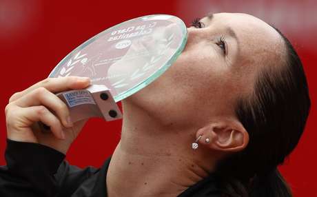 Ex-número 1 do mundo derrotou argentina por 2 sets a 0 <p>Ex-número 1 do mundo derrotou argentina por 2 sets a 0</p>