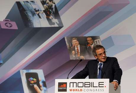 César Alierta, da Telefónica, defendeu o papel das operadoras no segmento das plataformas móveis no MWC César Alierta, da Telefónica, defendeu o papel das operadoras no segmento das plataformas móveis no MWC