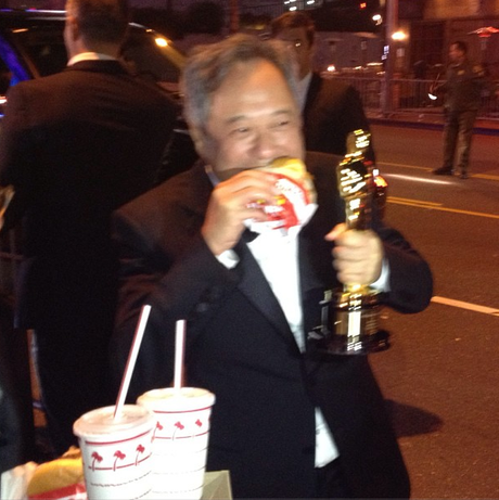 Ang Lee comeu um sanduíche após a festa Ang Lee comeu um sanduíche após a festa