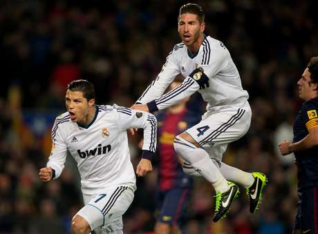 Getty Images Ramos celebra con CR el triunfo en el Camp Nou.