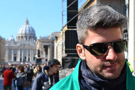 Emerson Lombardi, de Belo Horizonte, acompanhou a audiência de Bento XVI <p>Emerson Lombardi, de Belo Horizonte, acompanhou a audiência de Bento XVI</p>