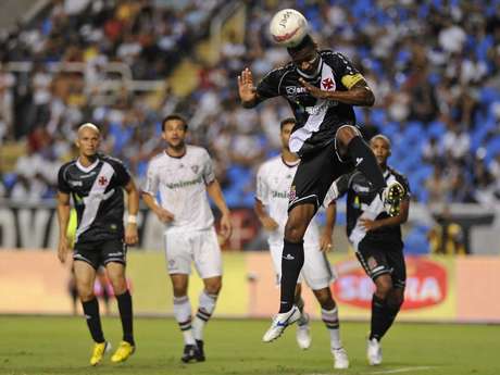 Gol de Dedé saiu aos 42min do segundo tempo <p>Gol de Dedé saiu aos 42min do segundo tempo</p>