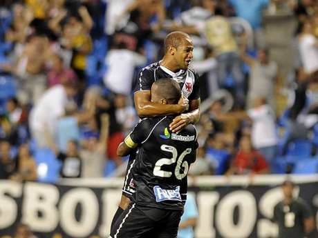 Fellipe Bastos deve recuperar espaço com novo técnico <p>Fellipe Bastos deve recuperar espaço com novo técnico</p>