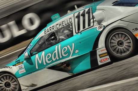 Rubens Barrichello teve problemas em sua estreia na Stock Car <p>Rubens Barrichello teve problemas em sua estreia na Stock Car</p>