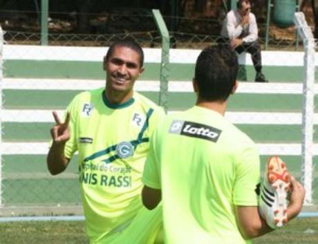 Meia, Ramón já atuou quase como centroavante no Goiás <p>Meia, Ramón já atuou quase como centroavante no Goiás</p>
