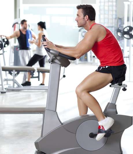Para emagrecer não basta se exercitar, é preciso conumir menos calorias do que o corpo gasta durante suas atividades físicas <p>Para emagrecer não basta se exercitar, é preciso conumir menos calorias do que o corpo gasta durante suas atividades físicas</p>