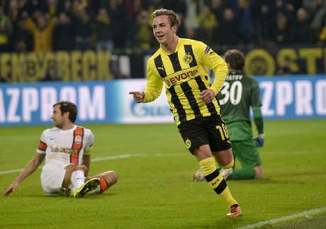 Vendido ao Bayern, Götze se lesionou e virou dúvida para a decisão da Liga dos Campeões <p>Vendido ao Bayern, Götze se lesionou e virou dúvida para a decisão da Liga dos Campeões</p>