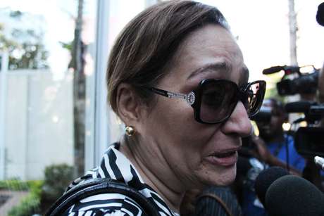 A apresentadora era prima do vocalista <p>A apresentadora era prima do vocalista</p>