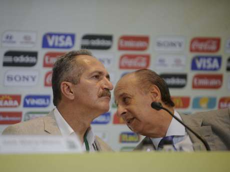 Presidente da FPF (à direita) despistou sobre possível candidatura à presidência da CBF <p>Presidente da FPF (à direita) despistou sobre possível candidatura à presidência da CBF</p>