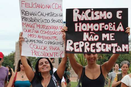 O pastor evangélico, considerado racista e homofóbico por grupos humanitários, foi escolhido para o cargo na última quinta-feira em uma sessão tumultuada O pastor evangélico, considerado racista e homofóbico por grupos humanitários, foi escolhido para o cargo na última quinta-feira em uma sessão tumultuada