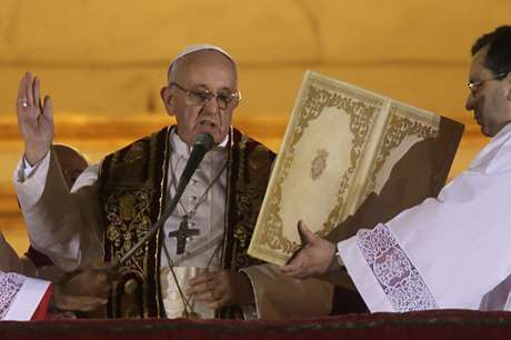 AP en español Entre las actividades del papa argentino Jorge Bergoglio, se encuentran audiencias con los cardenales, medios de comunicación, y su primer Ángelus del próximo domingo.