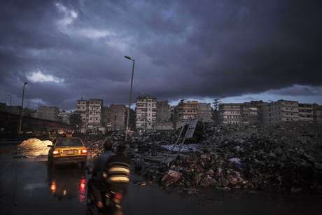 Imagem noturna da cidade de Aleppo em 4 de dezembro de 2012 Imagem noturna da cidade de Aleppo em 4 de dezembro de 2012