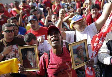 EFE en español <p>El presidente de Venezuela Hugo Chávez murió el pasado 5 de marzo tras catorce años de gobierno dejando al país inmerso en un escenario de luto e incertidumbre, transformado en un escenario de campaña electoral en el que el protagonista fue el mismo mandatario fallecido. La nación aún vive adaptándose a la era post-Chávez, dicen analistas.</p>