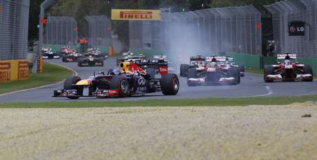 Vettel largou na pole, mas perdeu posições no pit stop e terminou em terceiro <p>Vettel largou na pole, mas perdeu posições no pit stop e terminou em terceiro</p>