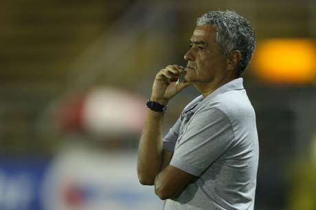 Gaúcho não resistiu a mais uma derrota no Vasco <p>Gaúcho não resistiu a mais uma derrota no Vasco</p>