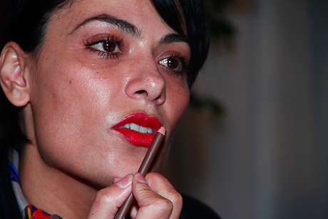 Fabiana Gomes é maquiadora sênior da M.A.C no Brasil e "queridinha" das tops e celebridades <p>Fabiana Gomes é maquiadora sênior da M.A.C no Brasil e "queridinha" das tops e celebridades</p>
